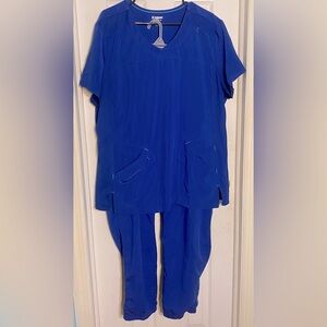 👉ScrubStar Women’s Scrub, Electric Blue. Worn only 3x
